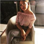 Laureata in Lingue e Culture straniere, offre lezioni di inglese a studenti e a chiunque voglia imparare la lingua